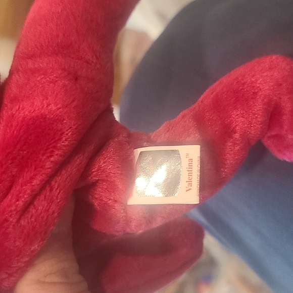 ULTRA RARE VALENTINA! 1999 not 1998, no red stamp, rare as rare can get. Mint. - Picture 2 of 3